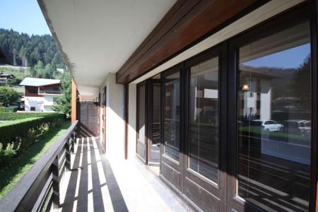 Rent in ski resort 3 room apartment 6 people (A3) - Résidence Ressachaux - Morzine - Balcony