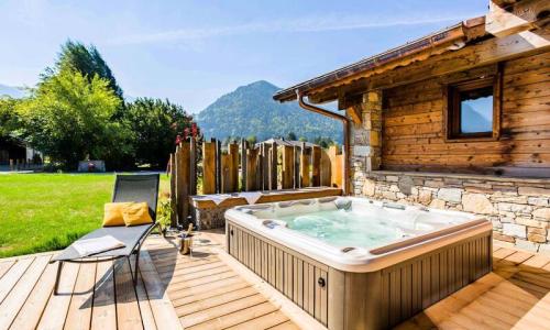 Rent in ski resort Résidence Solaurine - Morzine - Winter outside