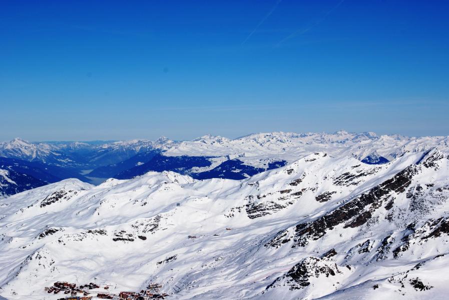 Vacances en montagne Le Hameau des Eaux d'Orelle - Orelle - Extérieur hiver