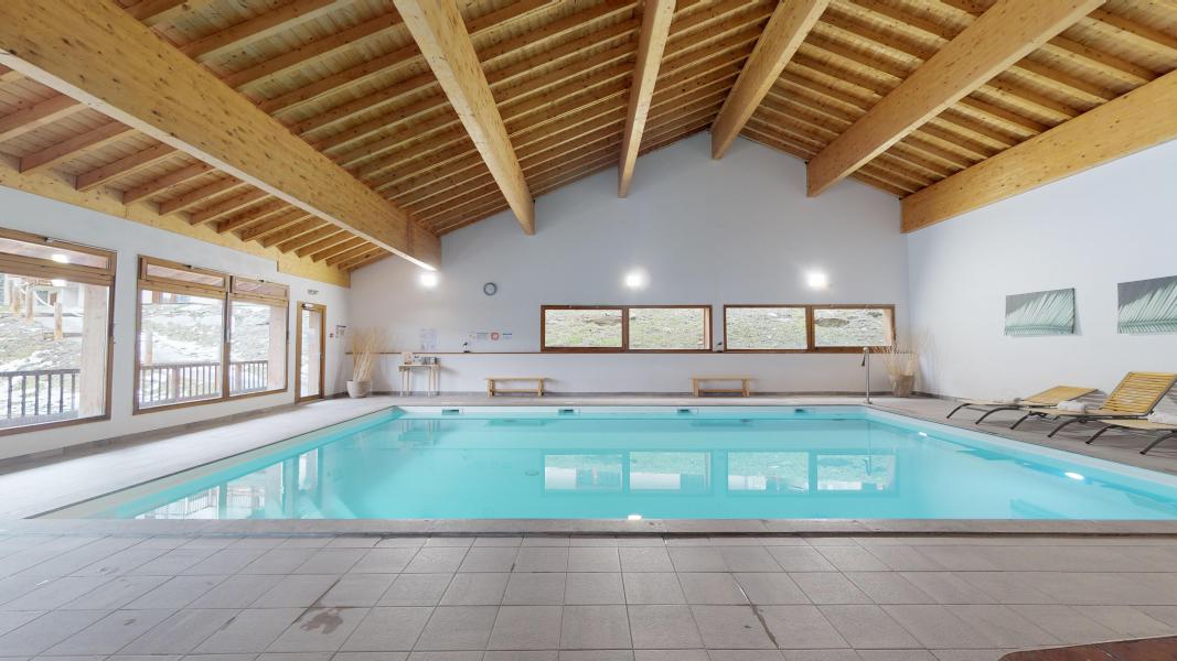 Rent in ski resort Le Hameau des Eaux d'Orelle - Orelle - Swimming pool