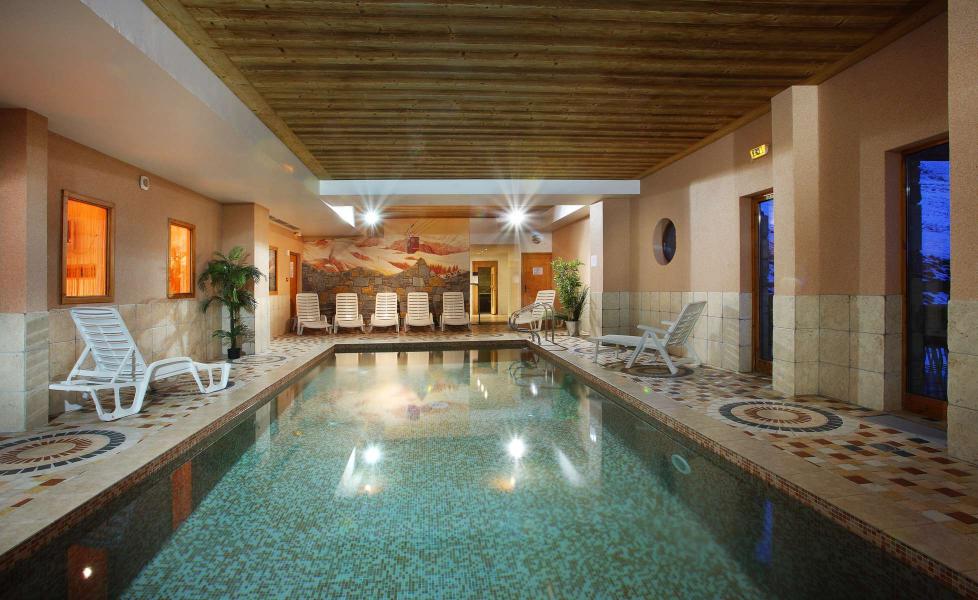 Rent in ski resort Résidence Chalet des Neiges - Oz 3300 - Swimming pool