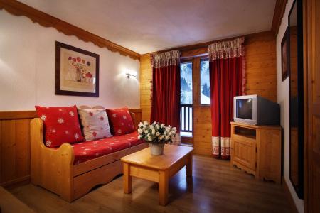 Skiverleih Résidence Chalet des Neiges - Oz 3300 - Kleines Wohnzimmer