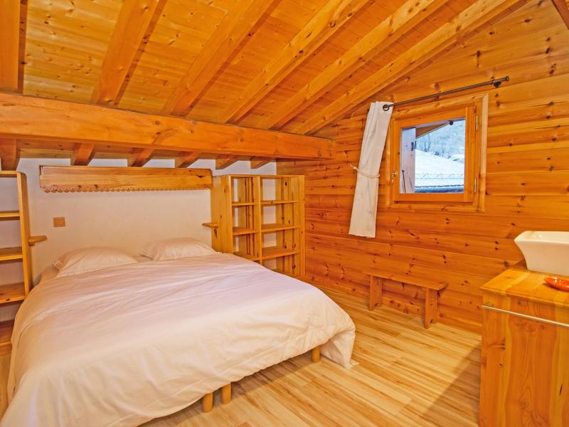 Rent in ski resort Chalet d'Alfred - Peisey-Vallandry - Bedroom under mansard