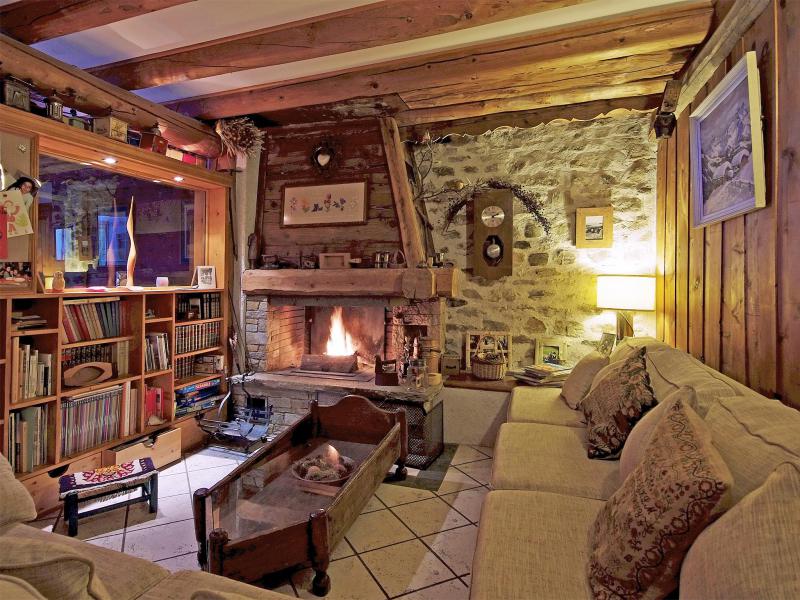 Rent in ski resort Chalet de Claude - Peisey-Vallandry - Living room