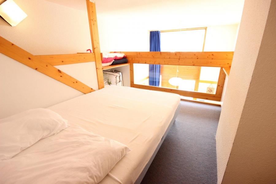 Rent in ski resort Studio mezzanine 5 people (304R) - Résidence Arc en Ciel - Peisey-Vallandry - Bedroom