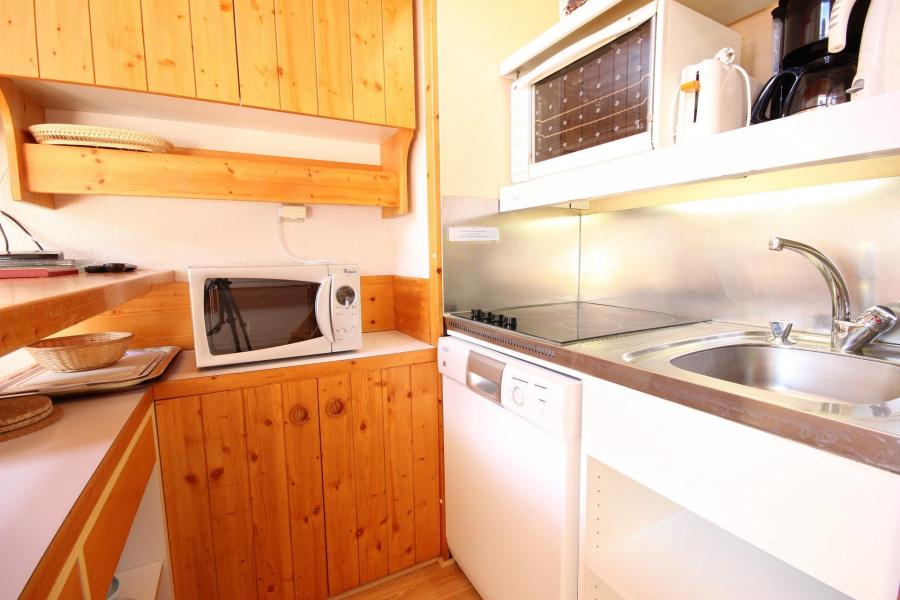 Rent in ski resort Studio mezzanine 5 people (304R) - Résidence Arc en Ciel - Peisey-Vallandry - Kitchen