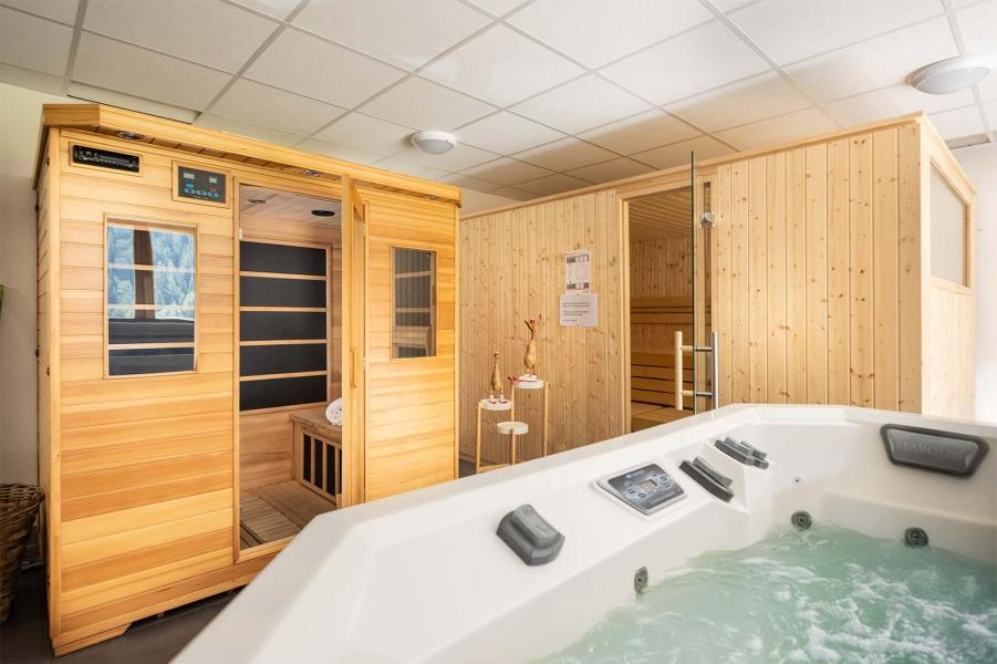 Ski verhuur Résidence Chalet Les Amis - Peisey-Vallandry - Jacuzzi