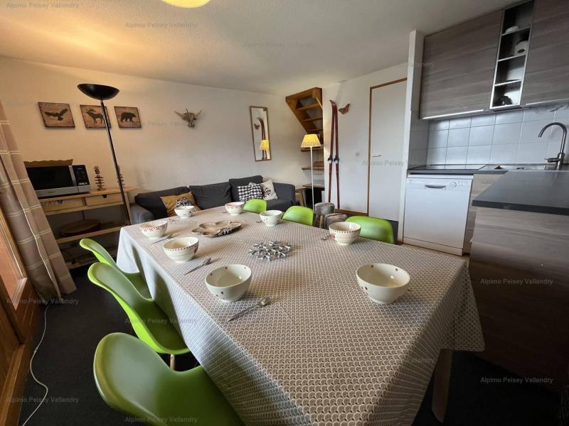 Rent in ski resort 3 room duplex apartment sleeping corner 8 people (47115) - Résidence Petite Ourse - Peisey-Vallandry - Living room