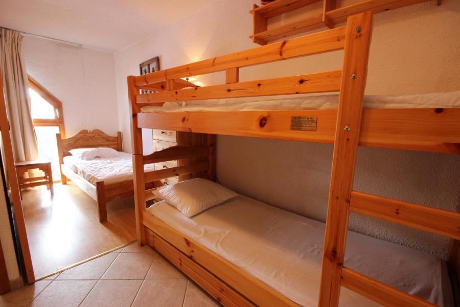 Skiverleih 3-Zimmer-Holzhütte für 7 Personen - Résidence Petite Ourse A - Peisey-Vallandry - Schlafzimmer