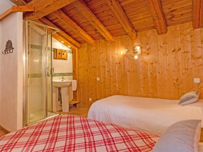 Rent in ski resort Chalet Balcon du Paradis - Peisey-Vallandry - Bedroom under mansard