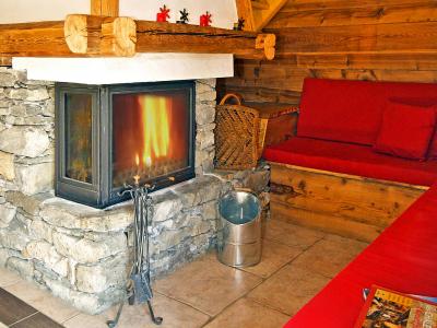 Rent in ski resort Chalet Honoré - Peisey-Vallandry - Fireplace