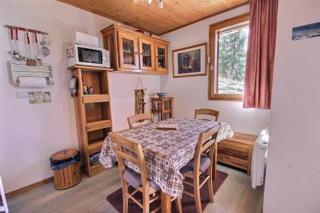 Ski verhuur Appartement 3 kamers 6 personen (06) - Résidence Castors - Peisey-Vallandry - Woonkamer