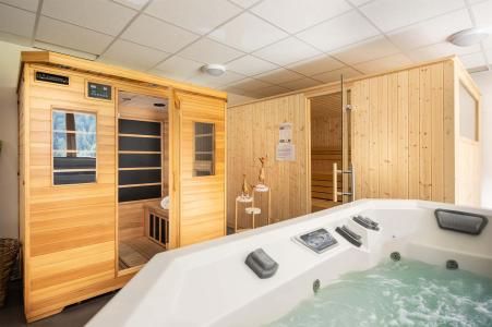 Soggiorno sugli sci Résidence Chalet Les Amis - Peisey-Vallandry - Jacuzzi