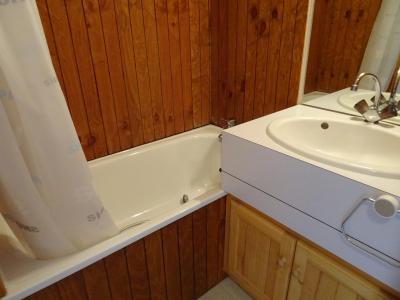 Rent in ski resort Studio cabin 4 people (205) - Résidence Michailles - Peisey-Vallandry - Bathroom