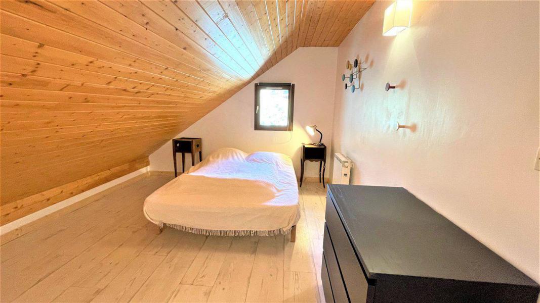 Rent in ski resort 3 room duplex apartment 6 people (VAL03) - La Résidence Valérianes - Pelvoux - Bedroom