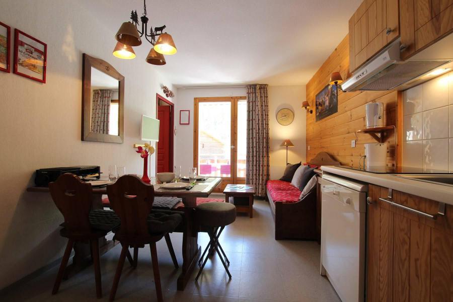 Rent in ski resort 2 room apartment sleeping corner 6 people (19) - Résidence Palatin - Pelvoux - Living room