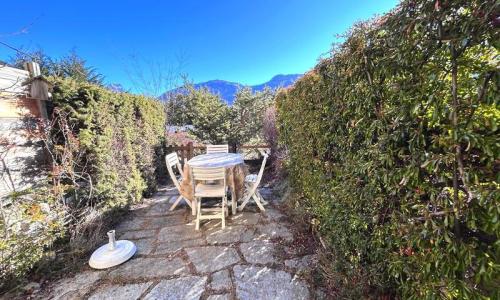 Ski verhuur Studio 4 personen (32m²) - Résidence Les Adonis - Pelvoux - Tuin