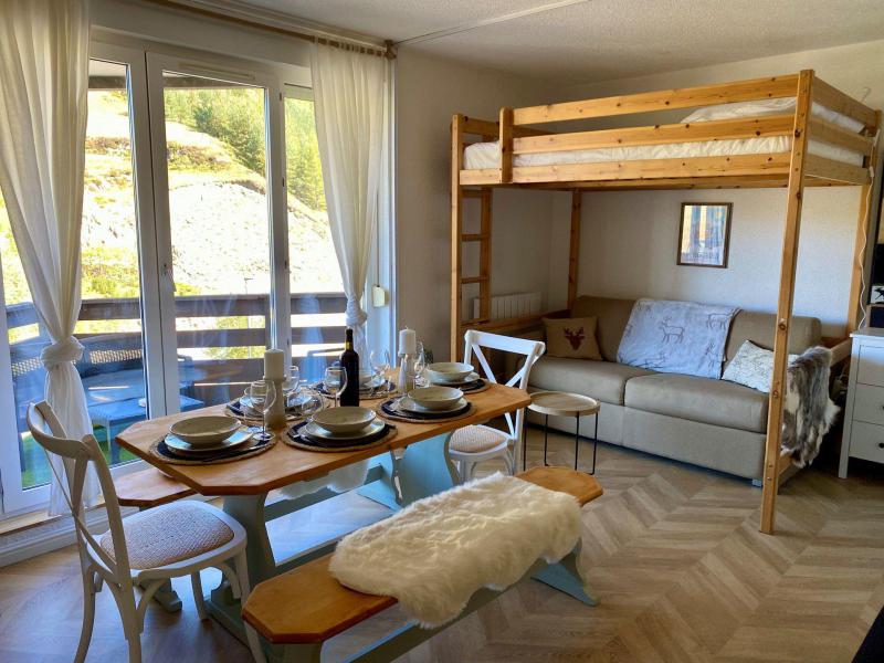 Rent in ski resort Studio sleeping corner 4 people (32) - Les Balcons de Peyresourde - Peyragudes - Living room