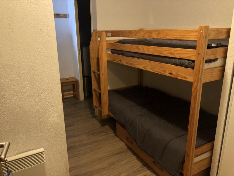 Rent in ski resort 3 room apartment sleeping corner 8 people (C10) - Les Hauts de Peyragudes - Peyragudes - Bunk beds