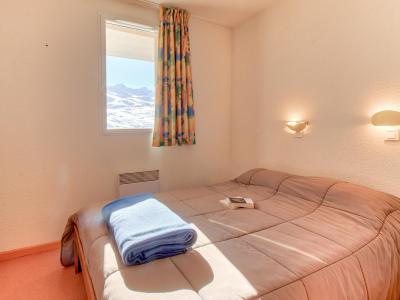 Rent in ski resort 2 room apartment 4 people - La Résidence Les Balcons du Soleil - Peyragudes - Bedroom