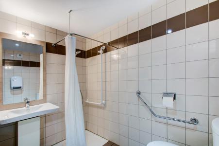 Rent in ski resort Résidence Privilège - Peyragudes - Shower room