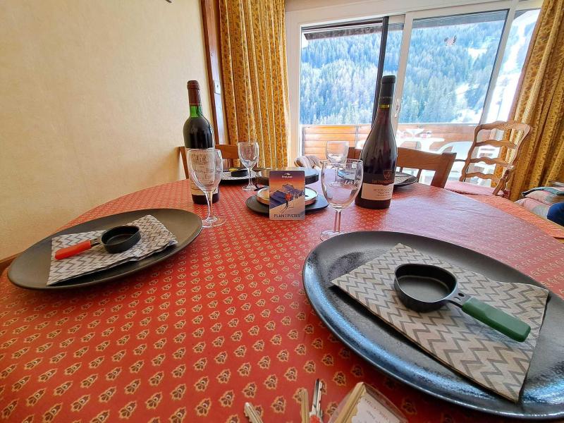 Rent in ski resort Studio 6 people (83) - Résidence l'Estelan - Pra Loup