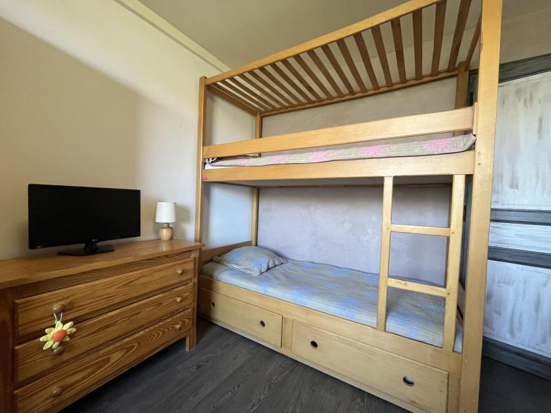 Rent in ski resort 4 room apartment 8 people (26) - Résidence le Miraval - Pra Loup - Bedroom