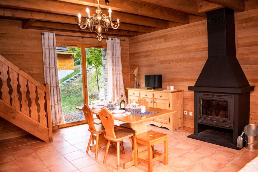 Rent in ski resort Résidence Les Chalets de Praroustan - Pra Loup - Living room