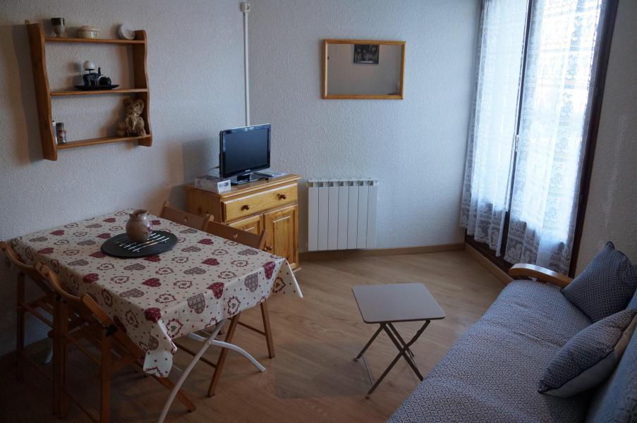 Rent in ski resort 2 room apartment sleeping corner 4 people (318) - Résidence les Marmottes Bleues - Pra Loup - Living room