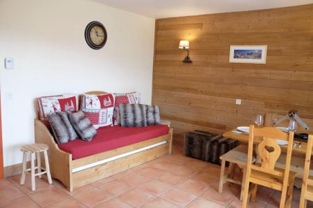 Rent in ski resort 3 room apartment sleeping corner 8 people (E03) - Les Chalets de Praroustan - Pra Loup - Living room