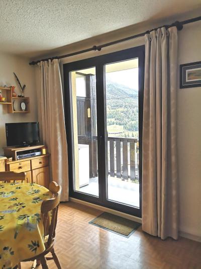 Rent in ski resort Studio cabin 4 people (193D) - Résidence les Terrasses de l'Adroit - Pra Loup - Living room