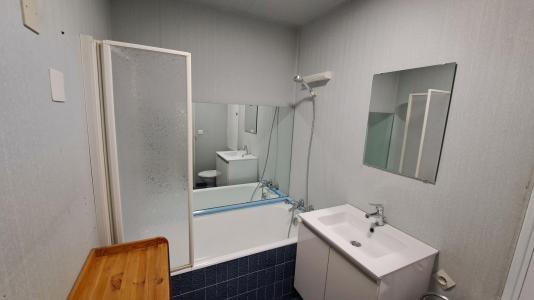 Rent in ski resort Studio sleeping corner 4 people (92) - Résidence Voile des Neiges B - Pra Loup - Bathroom