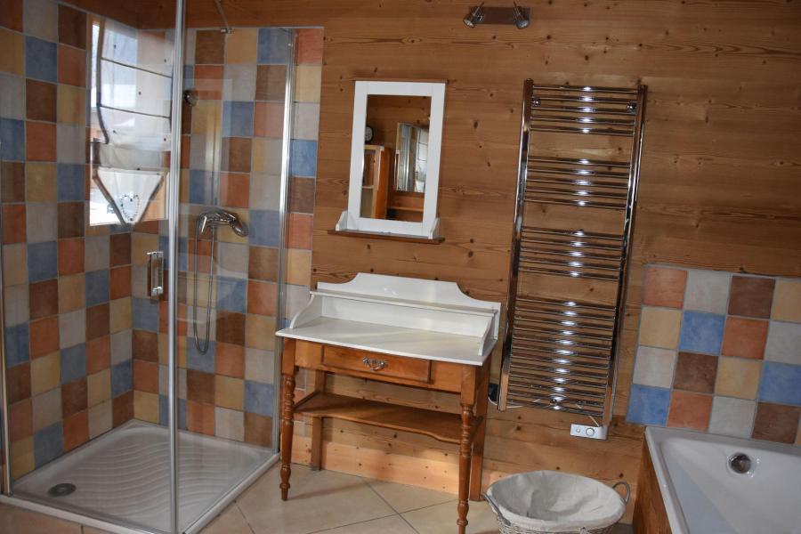 Rent in ski resort 6 room mezzanine apartment 10 people - Chalet le Flocon - Pralognan-la-Vanoise - Shower room