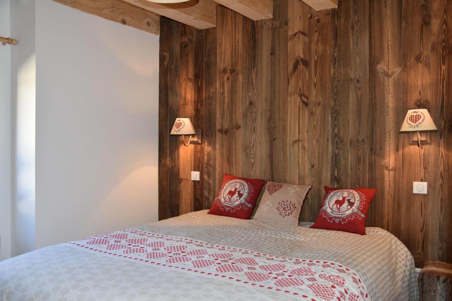 Rent in ski resort 5 room chalet 10 people - Chalet les Granges du Plan - Pralognan-la-Vanoise - Bedroom