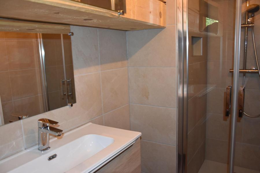 Wynajem na narty Apartament 3 pokojowy 4 osób - Grange D'Auguste - Pralognan-la-Vanoise - Prysznicem