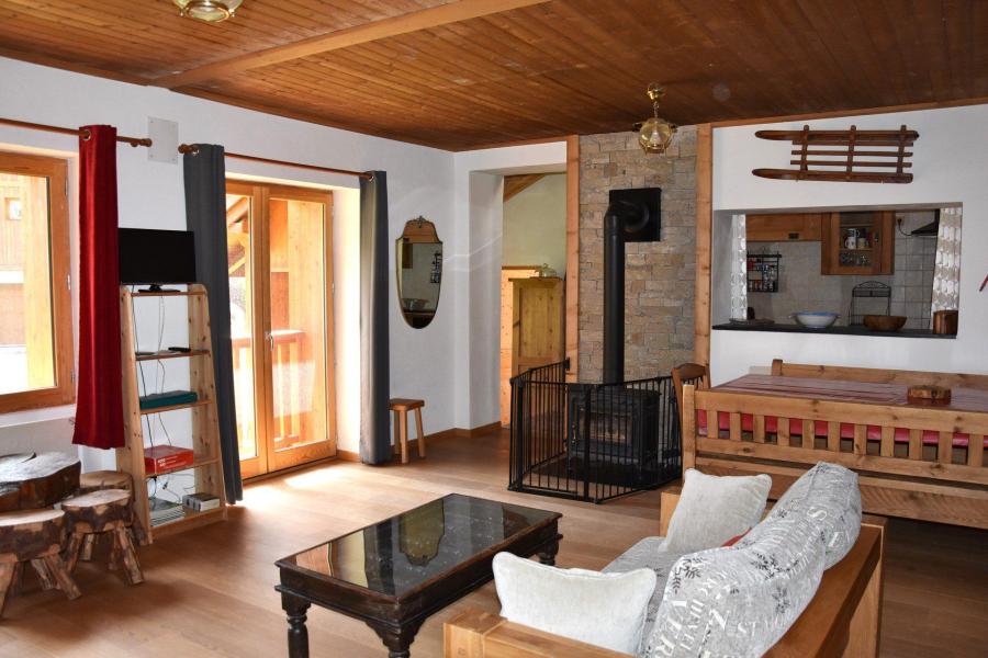 Rent in ski resort 3 room mezzanine chalet 6 people - Le Merlet - Pralognan-la-Vanoise - Living room