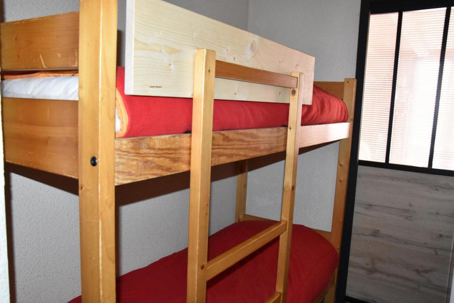 Rent in ski resort Studio sleeping corner 4 people (12) - Résidence le Grand Sud - Pralognan-la-Vanoise - Bedroom