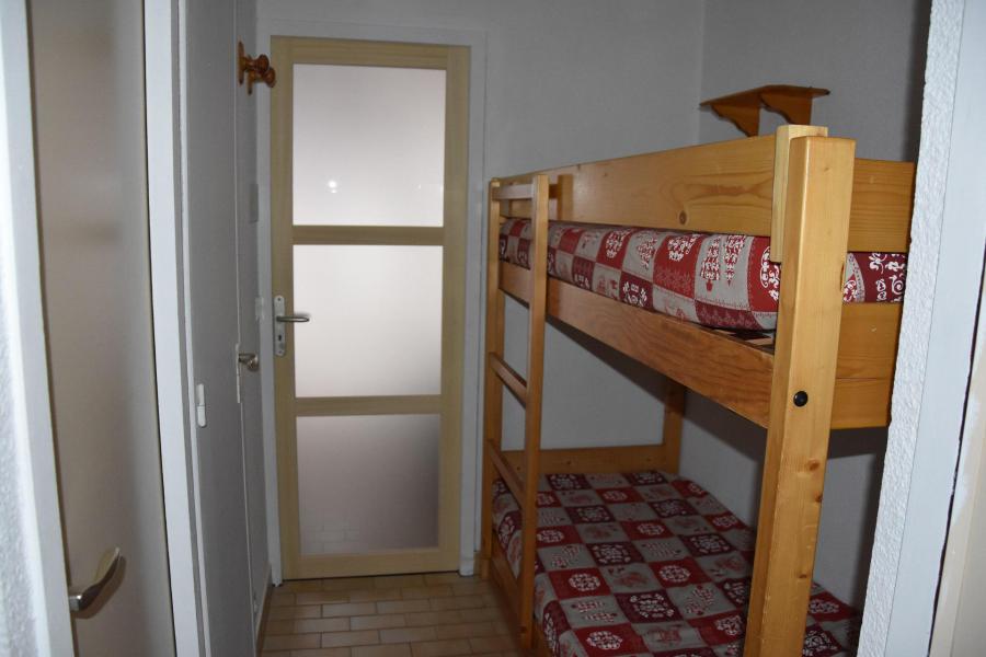 Rent in ski resort Studio sleeping corner 4 people (20) - Résidence le Grand Sud - Pralognan-la-Vanoise - Bedroom