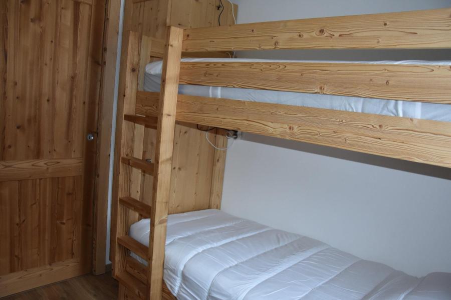 Rent in ski resort 3 room apartment 4 people (1) - Résidence les Cristaux de la Vanoise - Pralognan-la-Vanoise - Bedroom