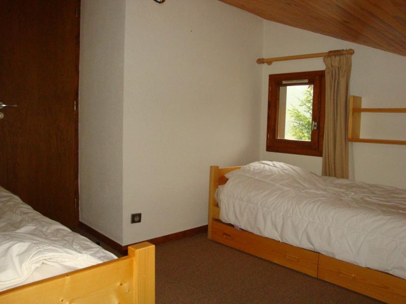Rent in ski resort 3 room duplex apartment 6 people (AB1) - Résidence les Pariettes - Pralognan-la-Vanoise - Bedroom