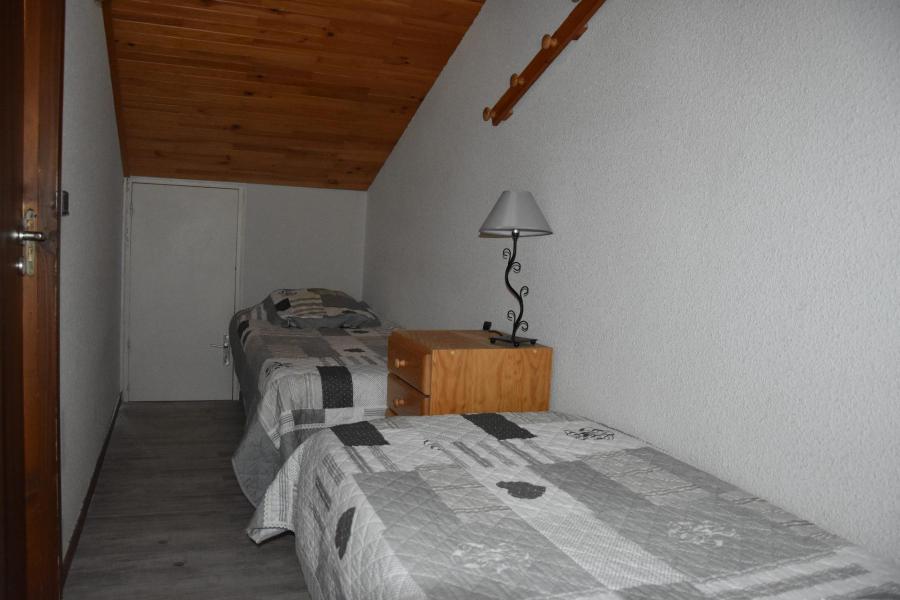 Location au ski Appartement 3 pièces mezzanine 6 personnes (CC5) - Résidence les Pariettes - Pralognan-la-Vanoise - Chambre