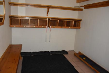 Rent in ski resort 6 room triplex chalet 8 people - Chalet Beaulieu - Pralognan-la-Vanoise - Ski locker