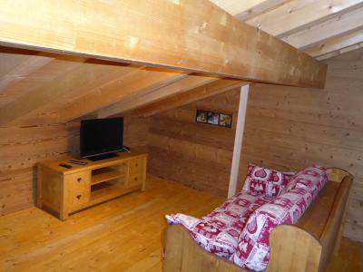 Rent in ski resort 6 room mezzanine apartment 10 people - Chalet le Flocon - Pralognan-la-Vanoise - Bedroom under mansard