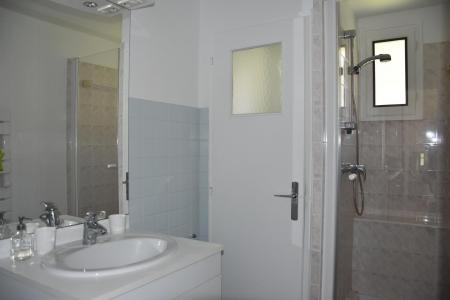 Alquiler al esquí Apartamento 2 piezas para 5 personas (ARBIS) - Résidence Grand Marchet - Pralognan-la-Vanoise - Cuarto de baño con ducha