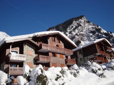 Vacances en montagne Résidence les Alpages de Pralognan B - Pralognan-la-Vanoise - Extérieur hiver