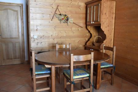 Rent in ski resort 3 room apartment 6 people (4) - Résidence les Alpages de Pralognan C - Pralognan-la-Vanoise - Living room