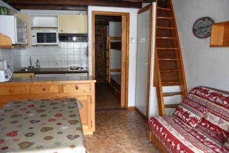 Rent in ski resort Studio mezzanine 4 people (35) - Résidence les Hameaux de la Vanoise - Pralognan-la-Vanoise - Living room