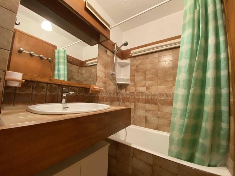 Rent in ski resort Studio sleeping corner 4 people (01G) - Résidence le Clos d'Arly - Praz sur Arly - Bath-tub