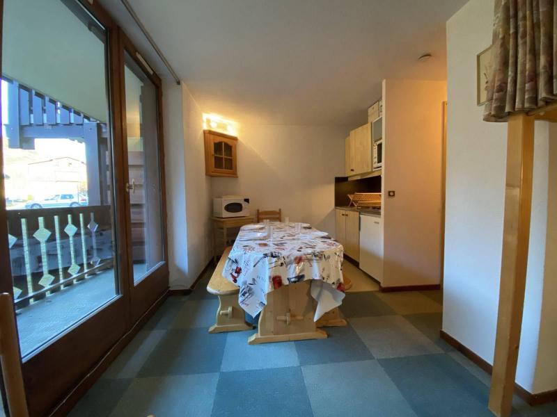 Ski verhuur Studio bergnis 6 personen (107) - Résidence les Balcons d'Arly - Praz sur Arly - Tafel