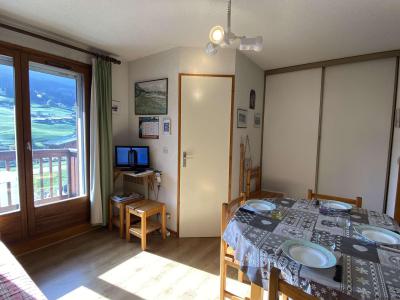 Rent in ski resort 2 room apartment cabin 4 people (A12) - CHALET DU CHARVIN - Praz sur Arly - Apartment